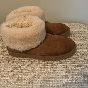 Women’s Mini Uggs with Fur Cuff